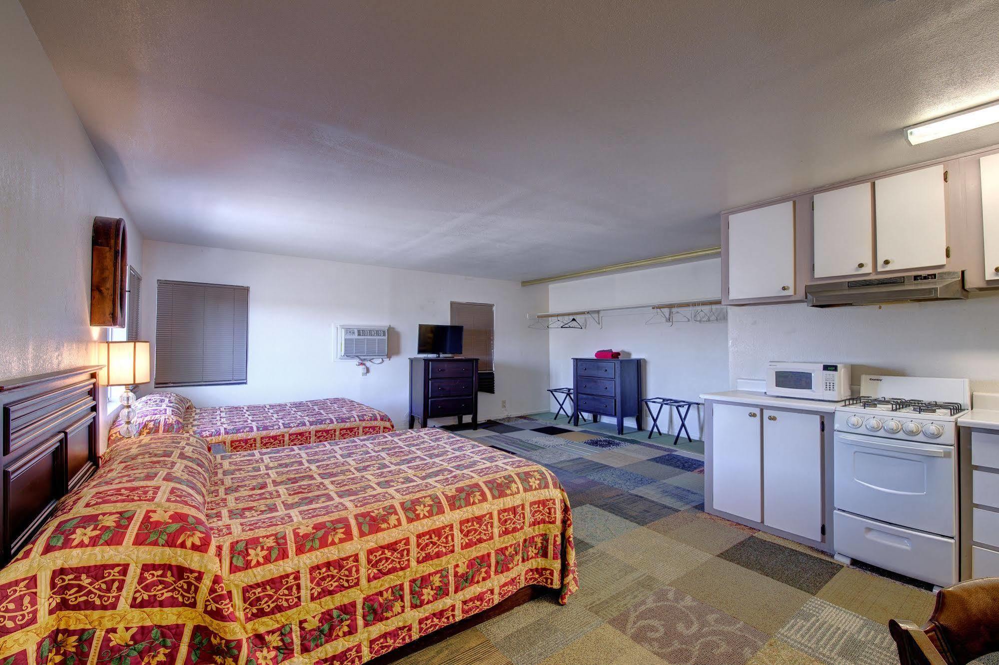 Crimson Hills Motel Parowan Экстерьер фото