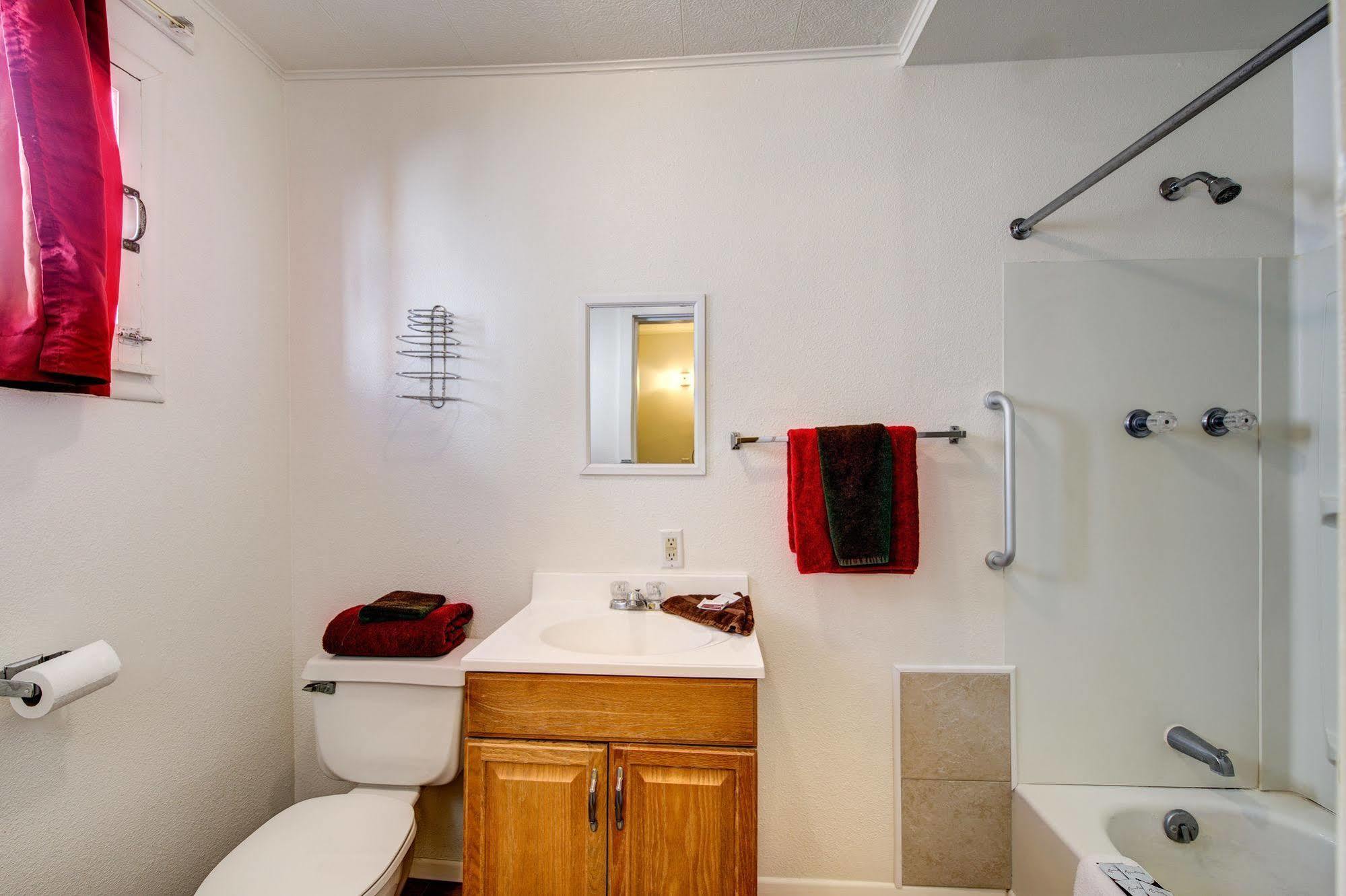 Crimson Hills Motel Parowan Экстерьер фото